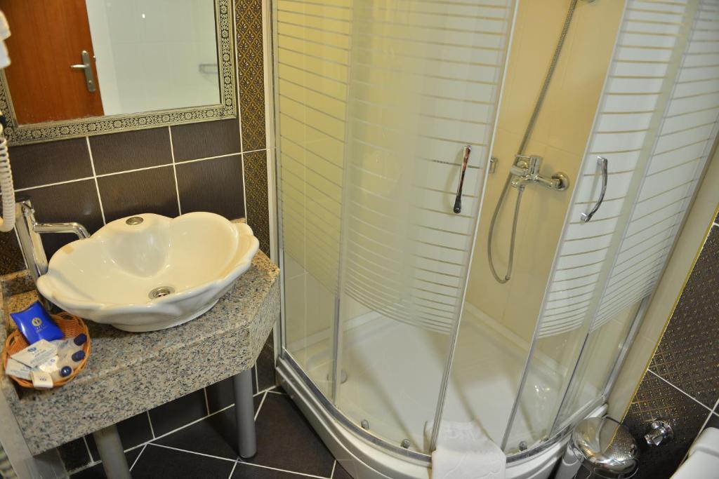 Inci Hotel Adana Quarto foto